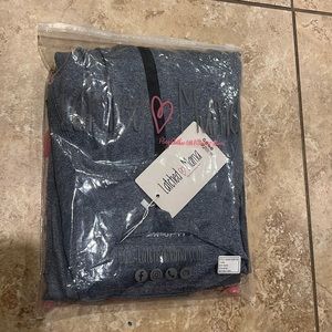 Latched Mama 1/4 Zip Performance Nursing Pullover-Size XL-Graphite